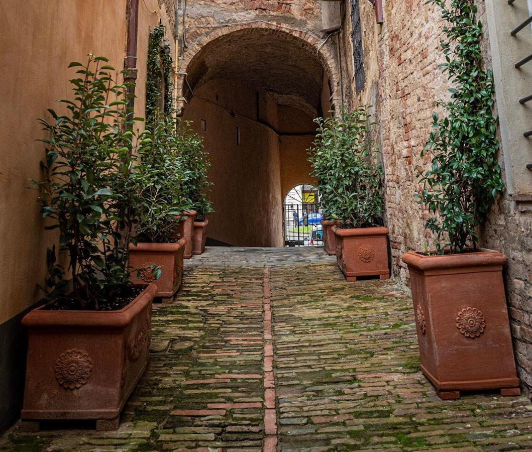 Domus Nannini Spa - L' Arco Di Matteotti Siena Exteriör bild