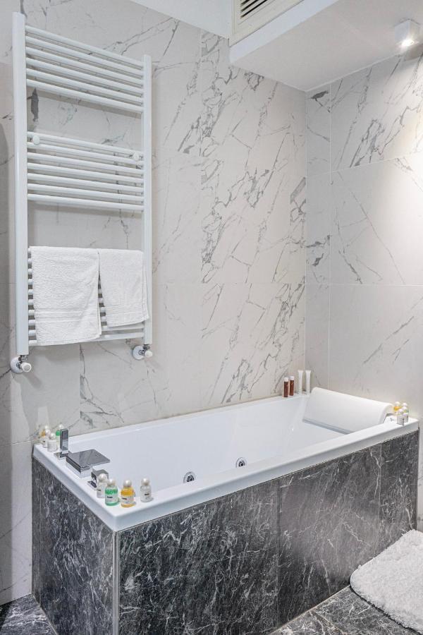 Domus Nannini Spa - L' Arco Di Matteotti Siena Exteriör bild